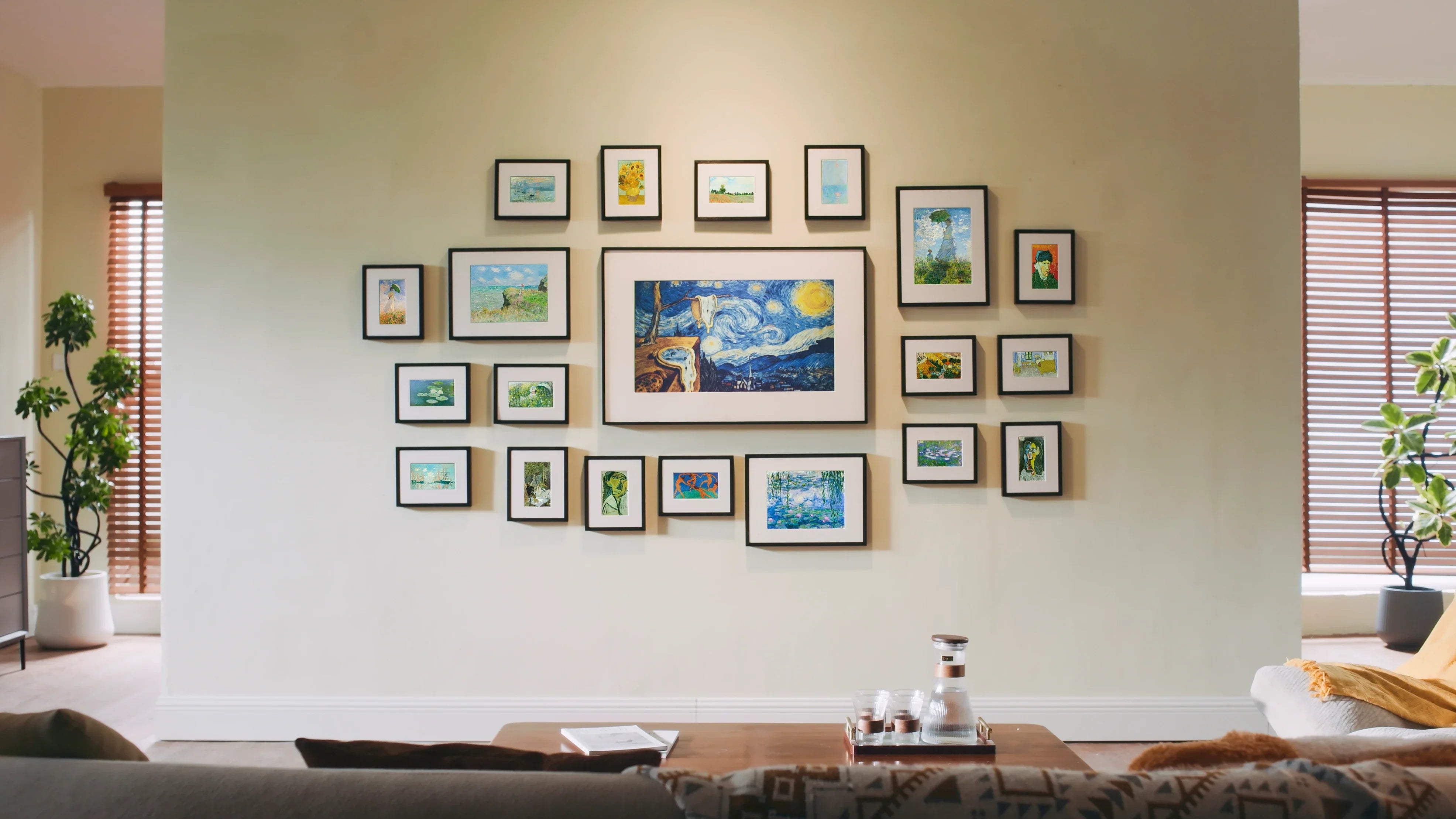 アートキャンバスの飾り方5選!賃貸でもおしゃれに飾るコツを紹介