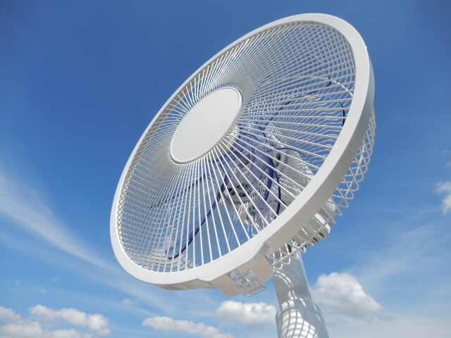 サーキュレーターと扇風機の違いとは？電気代はどれくらい変わるの？おすすめの活用方法も解説